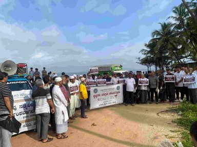 Udupi: Massive Cleanliness Drive Held Under Seerat Campaign at Hoode&nbsp;Beach