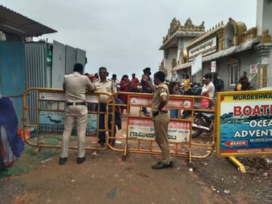 ಮುರ್ಡೇಶ್ವರ ಕಡಲತೀರಕ್ಕೆ ಪ್ರವಾಸಿಗರ ಪ್ರವೇಶ ನಿಷೇಧ: ಭಾರೀ ಮಳೆ&nbsp;ಮುನ್ಸೂಚನೆ
