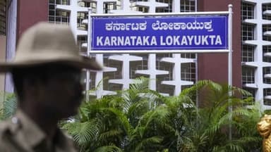 ಕಾರ್ಕಳ ಪುರಸಭೆ ಕಚೇರಿ/ತಾಲೂಕು ಕಚೇರಿಗೆ ಲೋಕಾಯುಕ್ತ ಅಧಿಕಾರಿಗಳ&nbsp;ದಾಳಿ