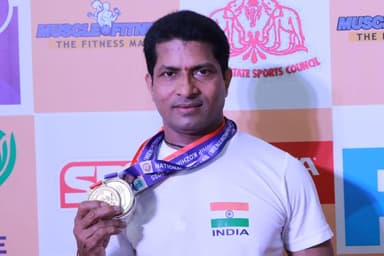 ರಾಷ್ಟ್ರಮಟ್ಟದ ಕ್ಲಾಸಿಕ್ ಪವರ್‌ಲಿಫ್ಟಿಂಗ್ ಚಾಂಪಿಯನ್‌ಶಿಪ್-2025: ಡಾ. ಸತೀಶ್ ಖಾರ್ವಿಗೆ 1 ಚಿನ್ನ, 2 ಬೆಳ್ಳಿ&nbsp;ಪದಕ