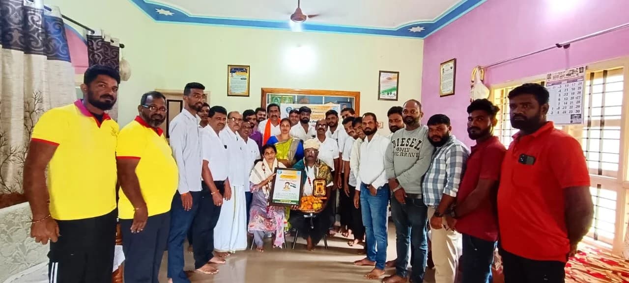 ಮೊಗವೀರ ಯುವ ಸಂಘಟನೆ ಹೆಮ್ಮಾಡಿ ಘಟಕ: ಸ್ವಾತಂತ್ರ್ಯೋತ್ಸವದ ಪ್ರಯುಕ್ತ ಸೈನಿಕರಿಗೆ&nbsp;ಗೌರವಾರ್ಪಣೆ