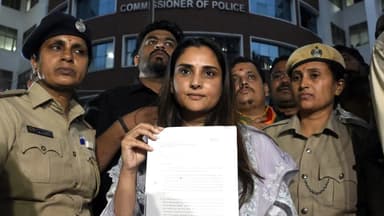 ನಟಿ ರಮ್ಯಾಗೆ ಅಶ್ಲೀಲ ಸಂದೇಶ: ಉಡುಪಿ ಮೂಲದ ಇಬ್ಬರು ಸೇರಿ 9 ಆರೋಪಿಗಳ&nbsp;ಬಂಧನ