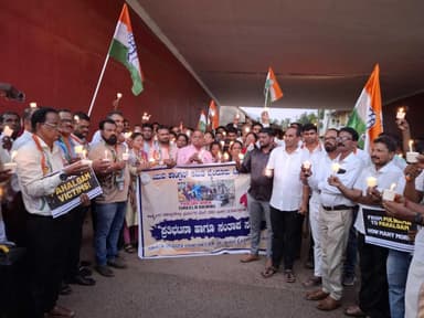 ಕಾಶ್ಮೀರ ಭಯೋತ್ಪಾದಕ ದಾಳಿ ಖಂಡಿಸಿ ಬೈಂದೂರು ಯುವ ಕಾಂಗ್ರೆಸ್ ಪ್ರತಿಭಟನೆ