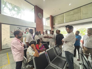 SDPI Delegation Visits Ujire Hospital to Meet YouTubers Attacked in Dharmasthala